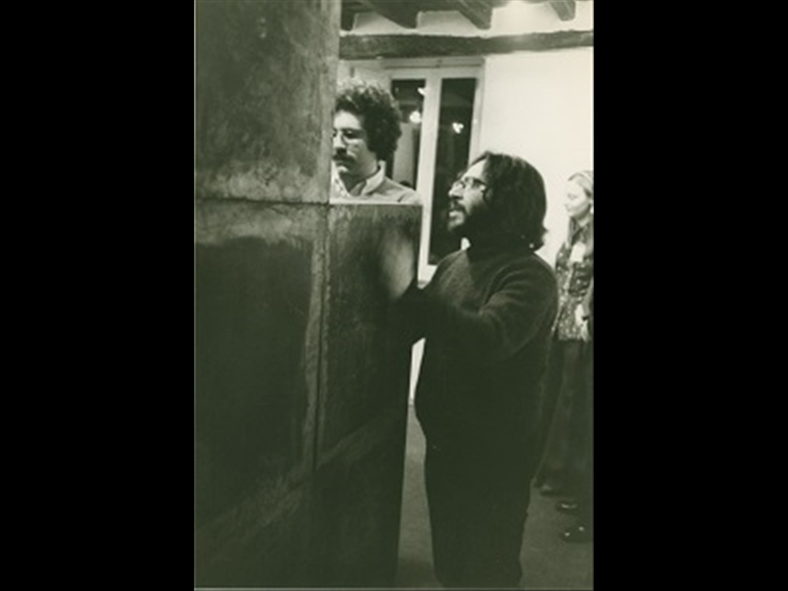 Opening. Costruzione cumulo-parete 60 moduli. Nicola Carrino, Primo Piano.  Roma, 1975. Archivio Nicola Carrino.